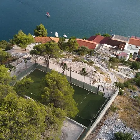 In - Maria Zaton - Pergola Guest house