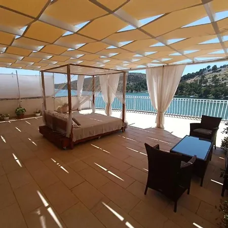 In - Maria Zaton - Pergola * Zaton (Sibenik-Knin)